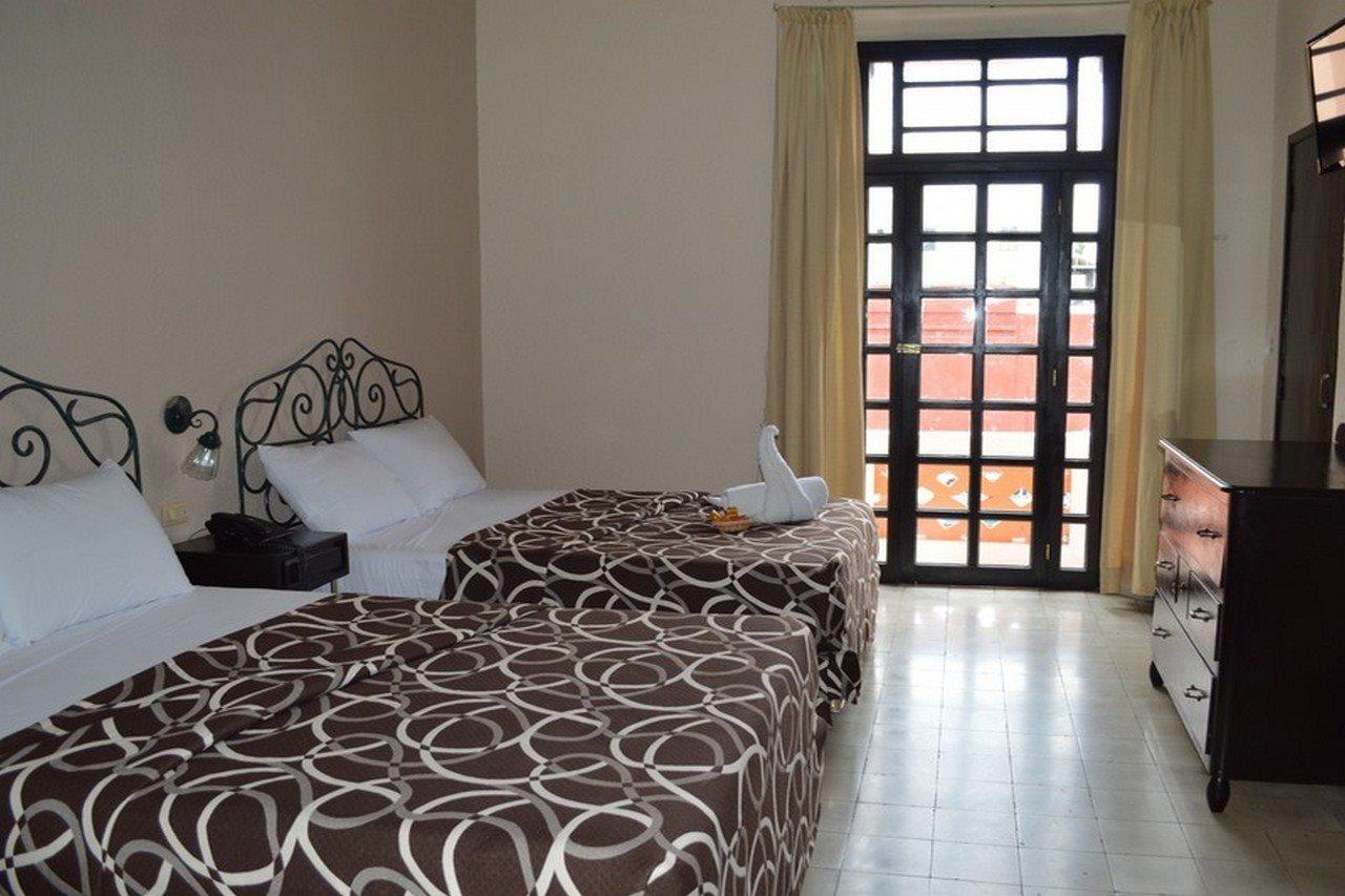 Hotel Colon Merida Exterior photo