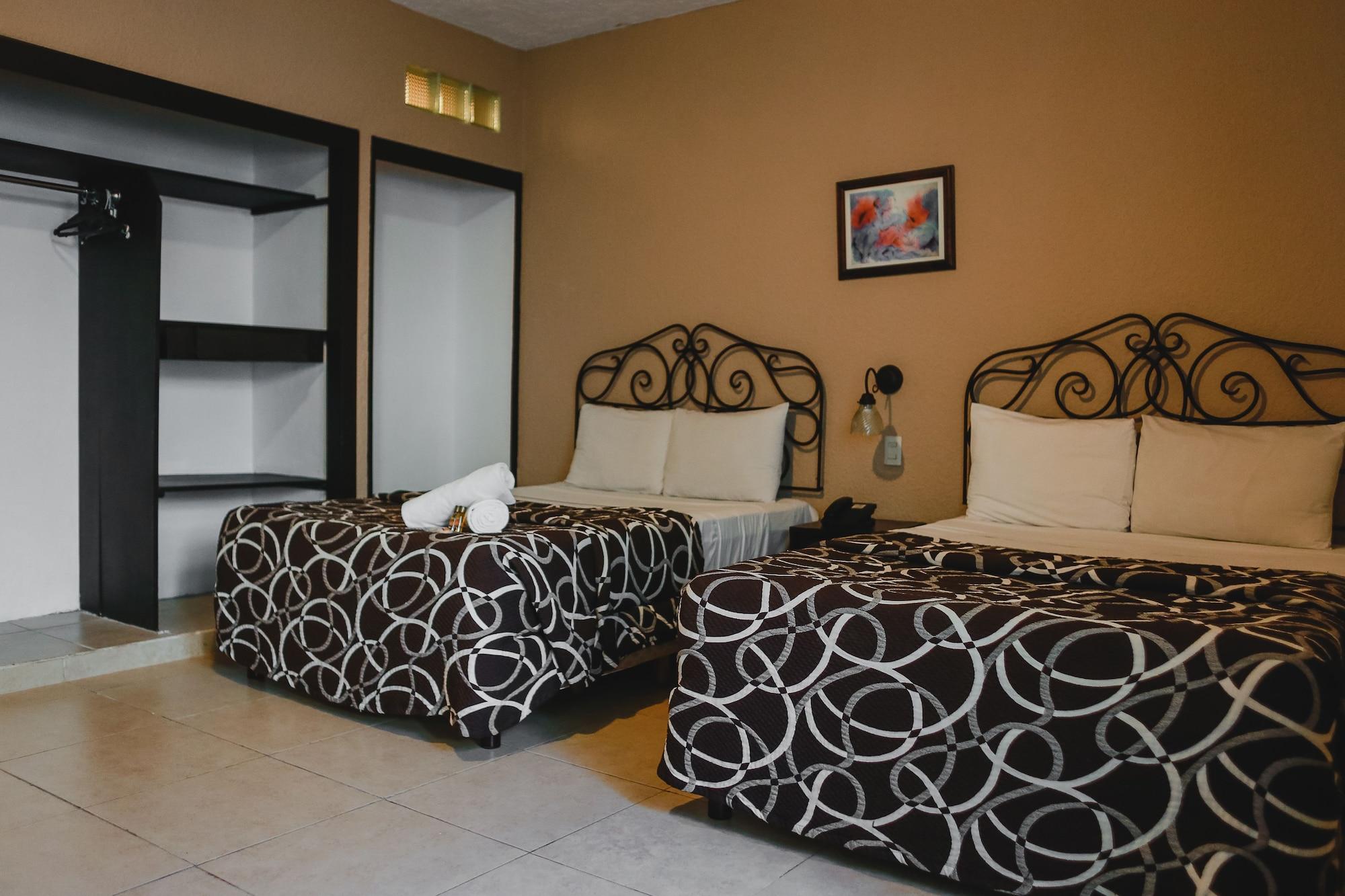 Hotel Colon Merida Exterior photo