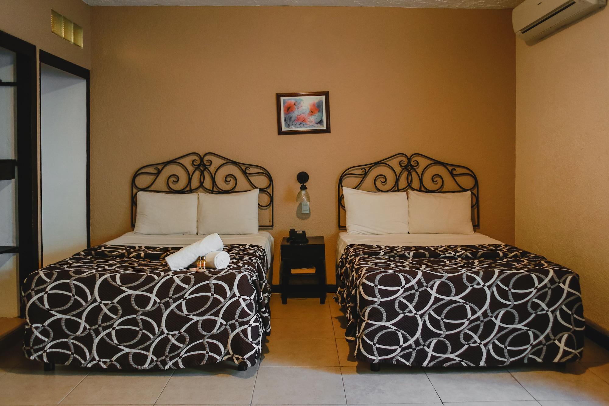 Hotel Colon Merida Exterior photo