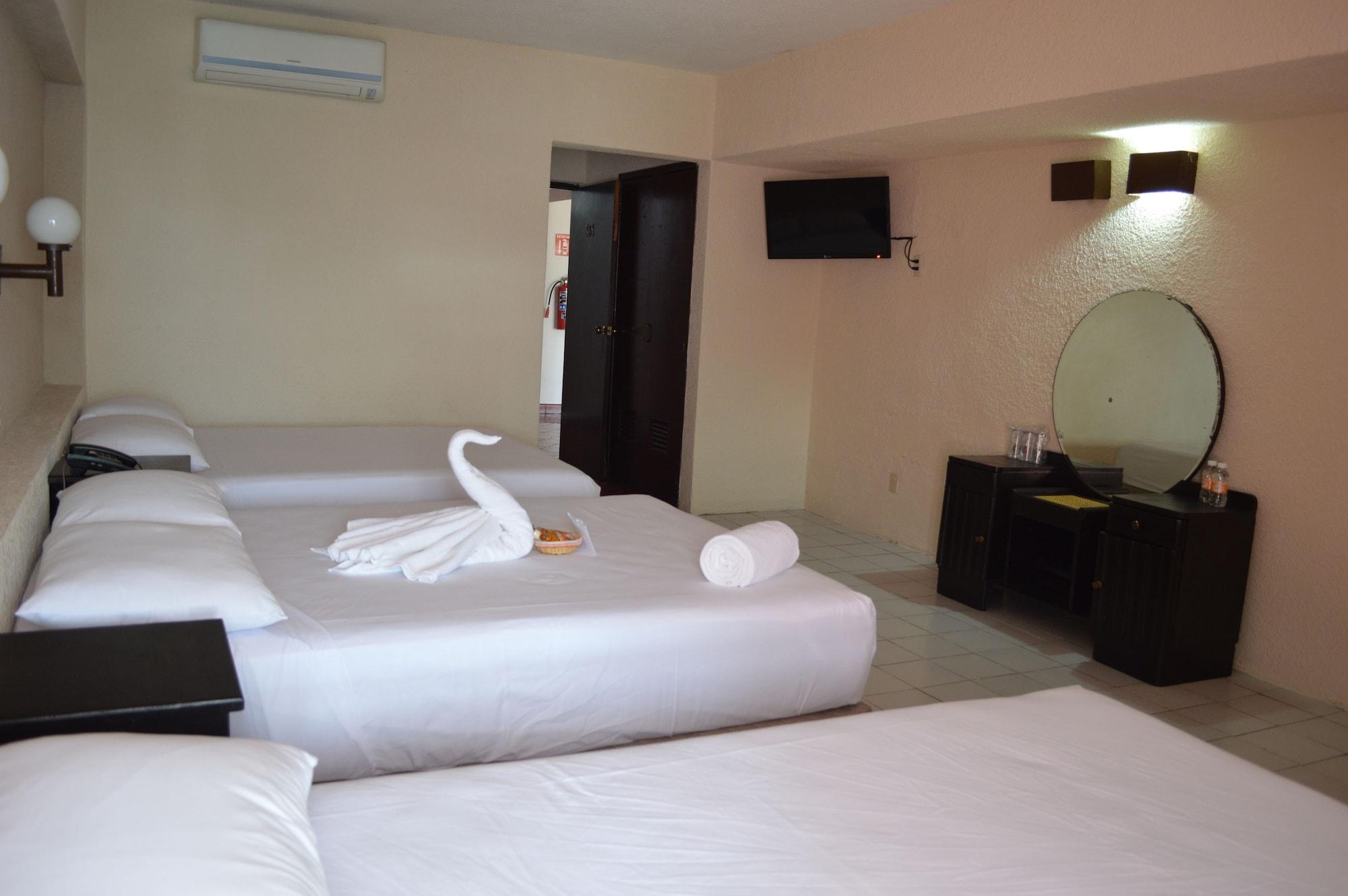 Hotel Colon Merida Exterior photo