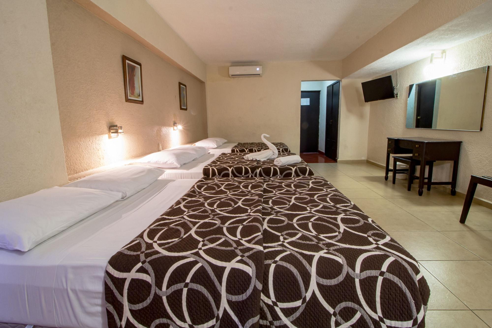 Hotel Colon Merida Exterior photo